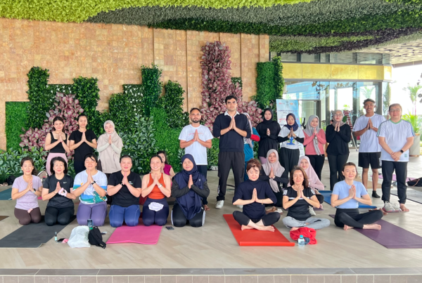 Yoga bersama Konsulat India kota Medan di Premium Office Tower Podomoro City Deli Medan